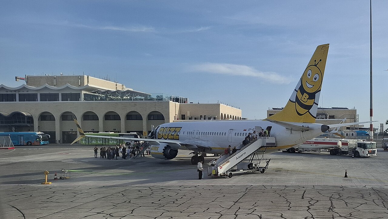 Buzz Boeing 737 MAX 8 (unclear registration: SP-RZ?) at Malta International Airport.